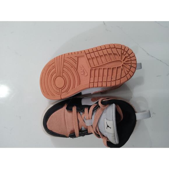 Nike Air Jordan Retro 1 mid light matter athletic size 8 kids Outdoor - Picture 7 of 8